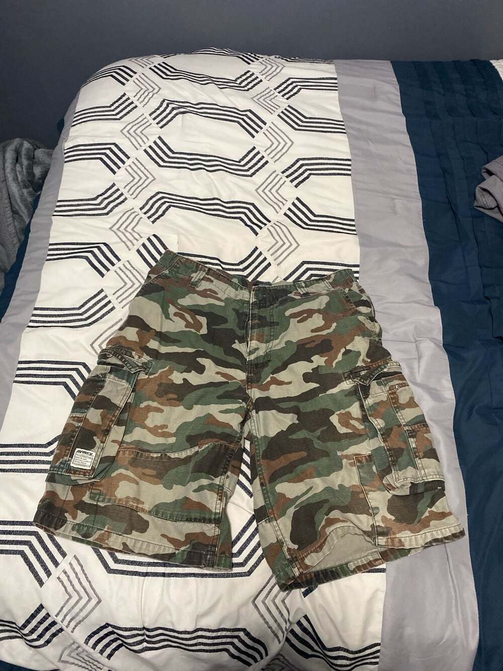 Avirex Men's Vintage Woodland Camo Cargo Shorts Size 32